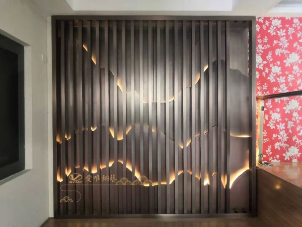 廣東別墅銅門(mén)廠家愛(ài)唯銅藝——展廳銅屏風(fēng)