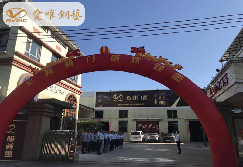 銅門品牌廠家，愛唯銅藝