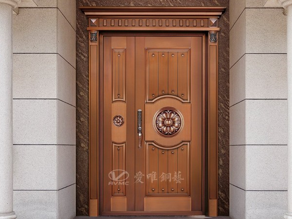 別墅銅門(mén)的外觀是一種非常自然和質(zhì)感