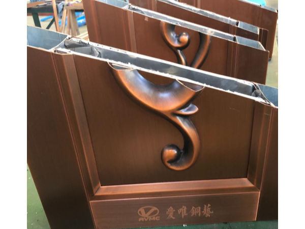 工程銅門(mén)隱患多？愛(ài)唯銅門(mén)10年經(jīng)驗(yàn)老師傅為您解憂